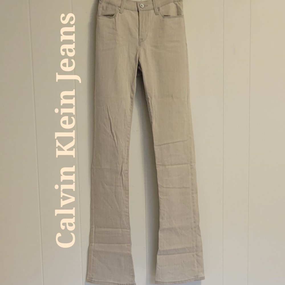 ❣️HP❣️ Calvin Klein RCKR KICK cream color flare jeans size: 29/8